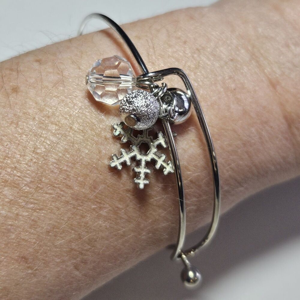 Kohl's Women's Silver Tone Christmas Charm Bracelet Snowflakes 7.5"